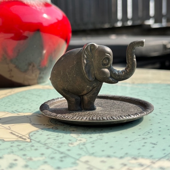 Vintage Elephant Ring Dish / Trinket Holder - Picture 1 of 6